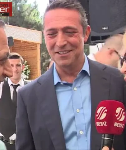 Ünlü iş insanı Çiğdem Simavi'nin kim olduğu, kaç yaşında ve nereli olduğu hakkında detaylar bulunmaktadır. Çiğdem Simavi'nin Ali Koç'un annesi olup olmadığı ise net değildir. Bu konuda net bir bilgi bulunmamaktadır.