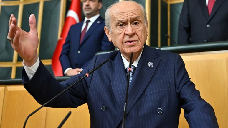 Milliyetçi Hareket Partisi Genel Başkanı Devlet Bahçeli, uzun bir sürenin ardından ilk defa kameraların karşısına geçmeye hazırlanıyor.