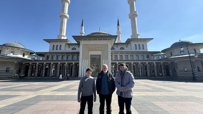 İspanyol hacı adayları, Beştepe Millet Camii'nde At Sırtında Unutulmaz Bir Yolculuk Yaşadılar.